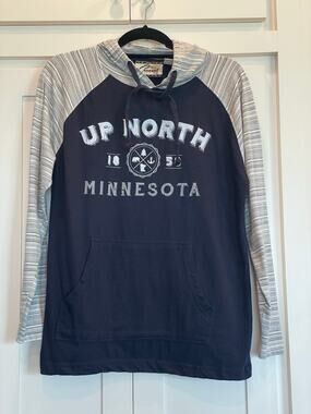 Coconut Creek Trading CO Minnesota raglan hoodie blue and gray Med unisex